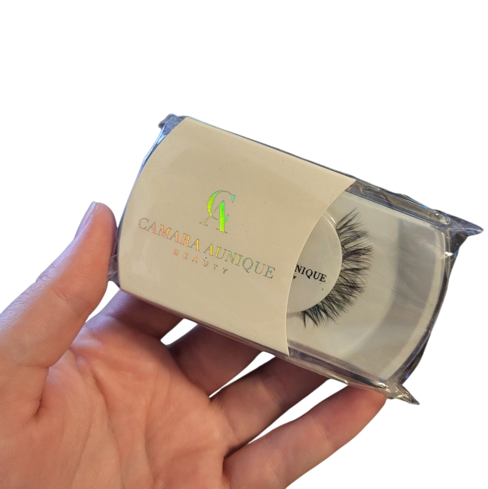 Camara Aunique Mary Lash